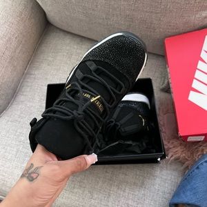 Air Jordan 11 Retro grade school